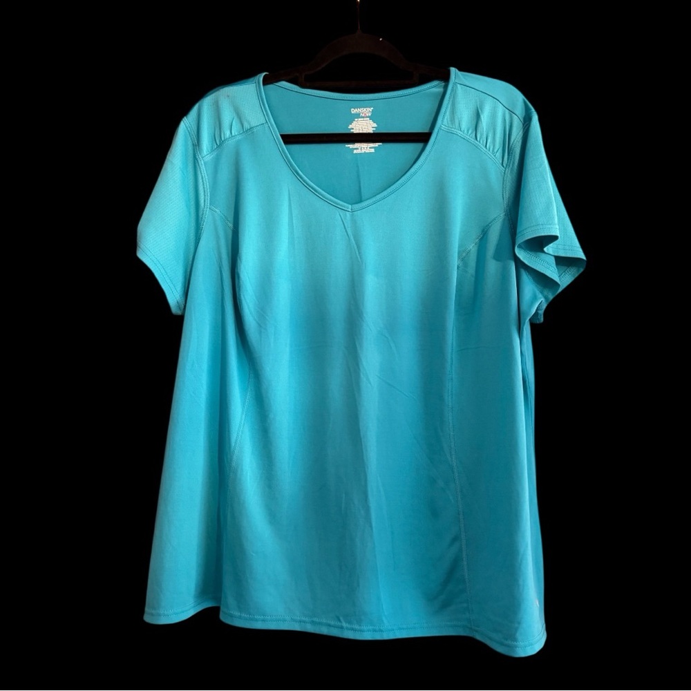Women’s 3X(22-24W) Danskin Now dri top/V-neck T-shirts blouse. Pre-owned. EUC